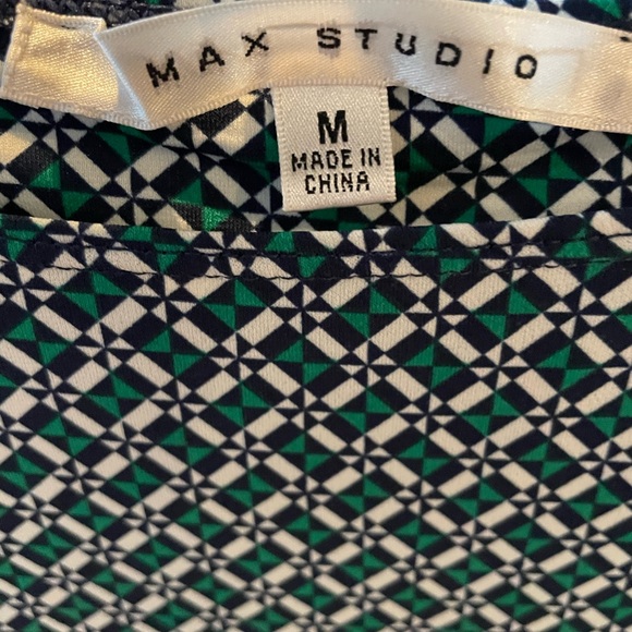 SOLD- Chic Geometric Pattern Dress - Picture 3 of 3